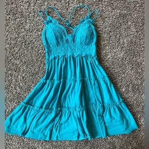 Zenana Outfitters Teal Lace Top